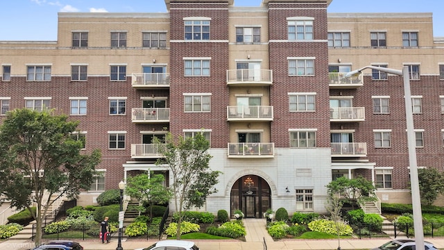 965 Rogers St Unit 402, Downers Grove, IL 60515 - photo 1