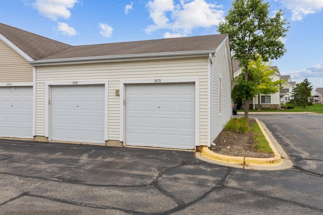 2125 Silverstone Dr Unit 2113, Carpentersville, IL 60110 - photo 10