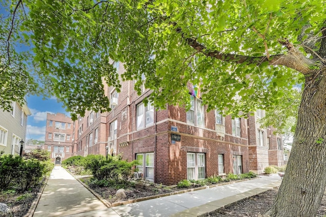 1748 W Granville Ave Unit 2A, Chicago, IL 60660 - photo 1
