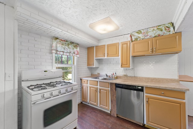 430 Elm Ct, Twin Lakes, WI 53181 - photo 8