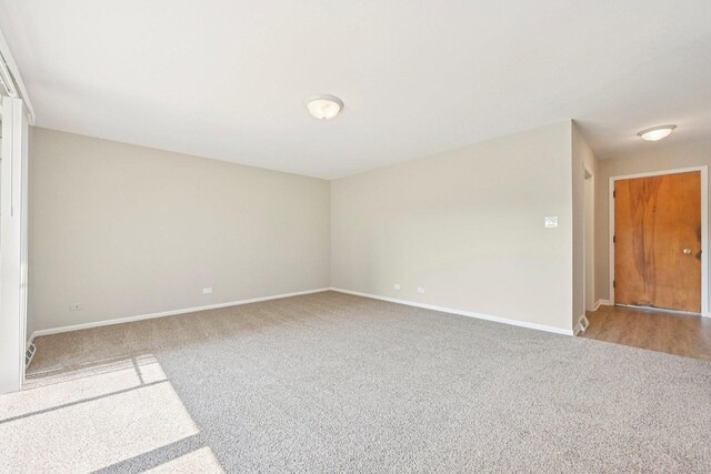 35 Wildwood Rd, Elk Grove Village, IL 60007 - photo 5