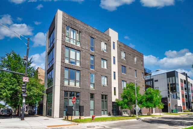 2352 W Potomac Ave Unit 2, Chicago, IL 60622 - photo 1