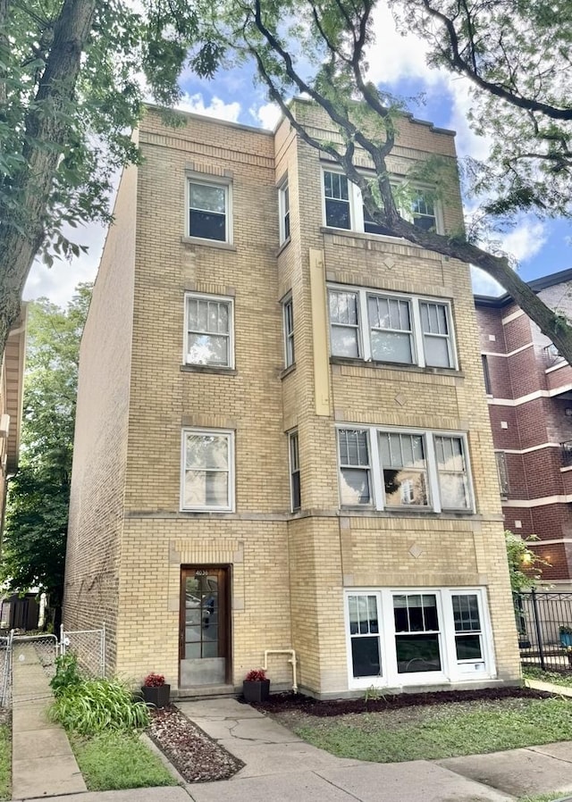 4036 N Mozart St, Chicago, IL 60618 - photo 1