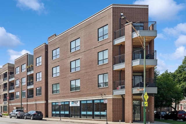 3047 N Oakley Ave Unit 305, Chicago, IL 60618 - photo 1