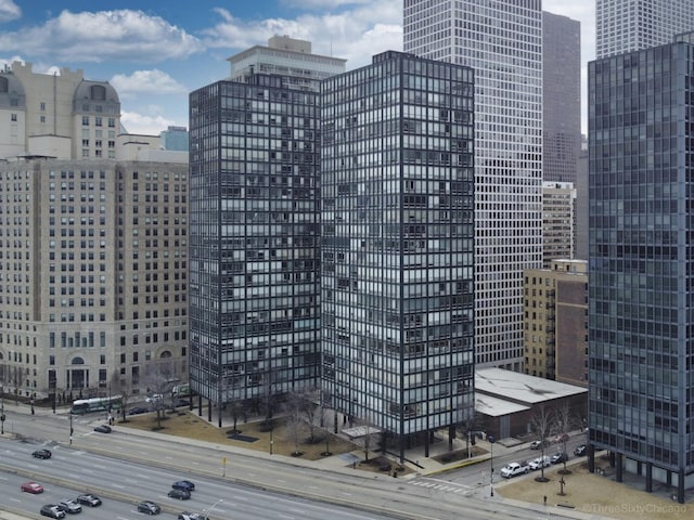 880 N Lake Shore Dr Unit 25Ef, Chicago, IL 60611 - photo 1