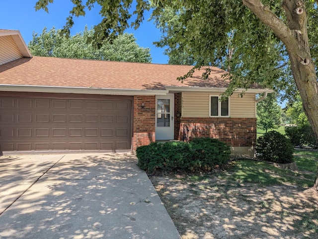 1810 Winchester Dr Unit 4, Freeport, IL 61032 - photo 1
