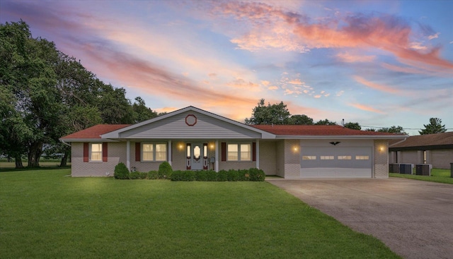 713 N Broadway St, Newman, IL 61942 - photo 1