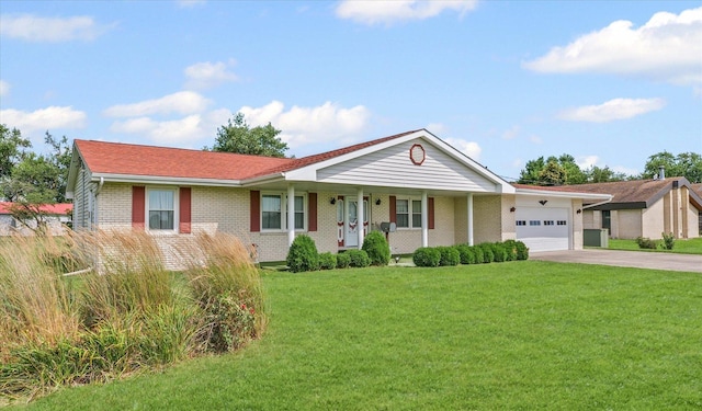 713 N Broadway St, Newman, IL 61942 - photo 2
