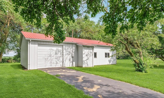 713 N Broadway St, Newman, IL 61942 - photo 37