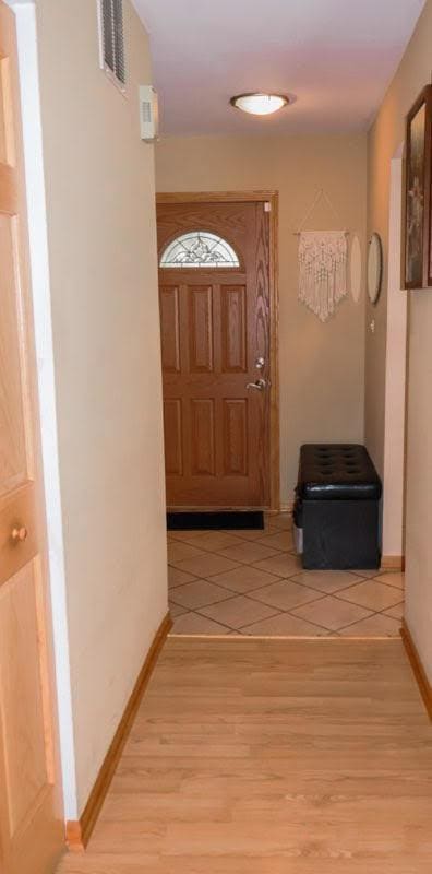 1881 Appaloosa Dr, Naperville, IL 60565 - photo 3