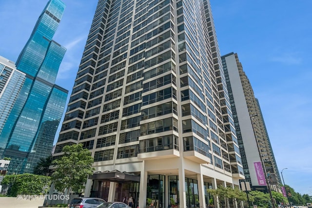 360 E Randolph St Unit 407, Chicago, IL 60610 - photo 1