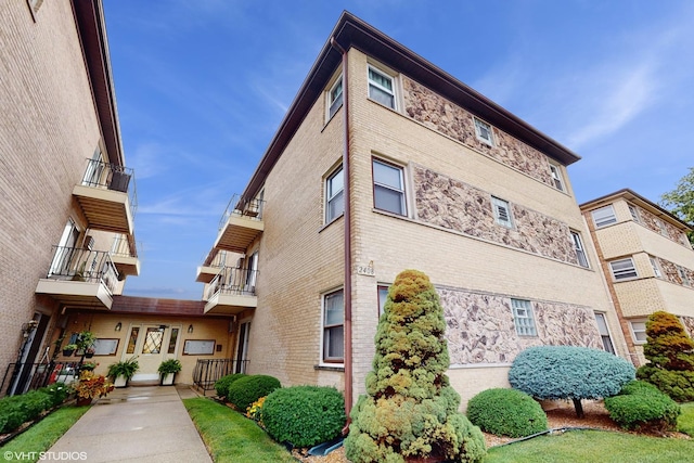 2408 N 76th Ave Unit 3E, Elmwood Park, IL 60707 - photo 1