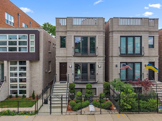 2425 W Erie St, Chicago, IL 60612 - photo 1