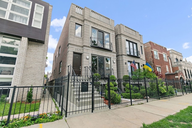 2425 W Erie St, Chicago, IL 60612 - photo 2
