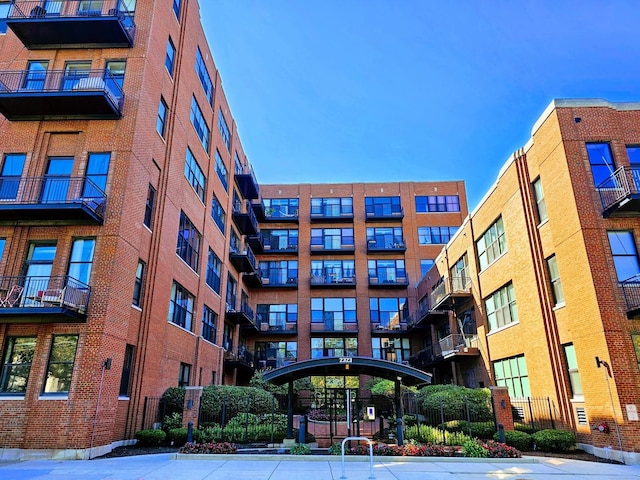 2323 W Pershing Rd Unit 333, Chicago, IL 60609 - photo 1
