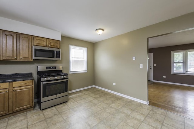 2215 Hermon Ave, Zion, IL 60099 - photo 9