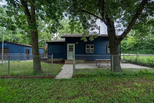 42782 N Lake Ave, Antioch, IL 60002 - photo 1