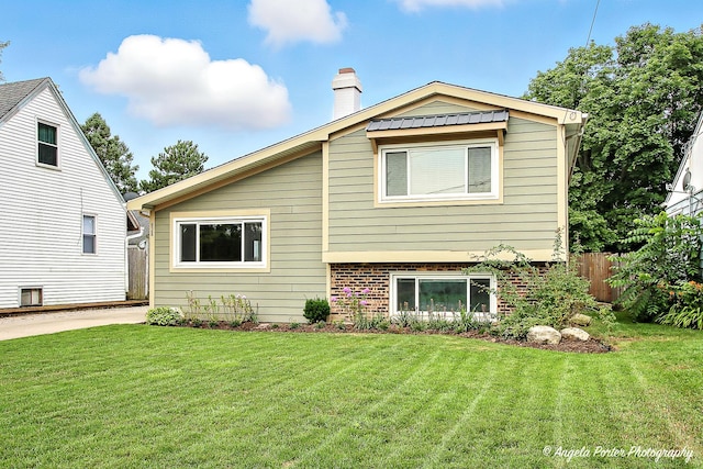 828 Ridge Ave, Mundelein, IL 60060 - photo 1