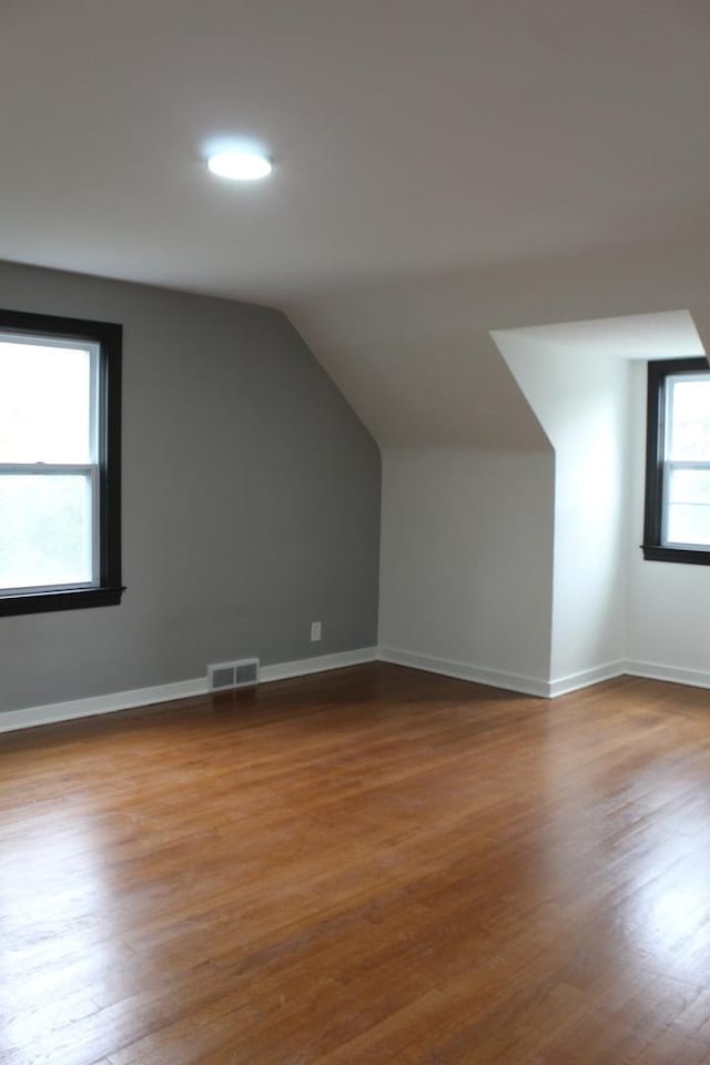 313 Hollywood Ct, South Elgin, IL 60177 - photo 14