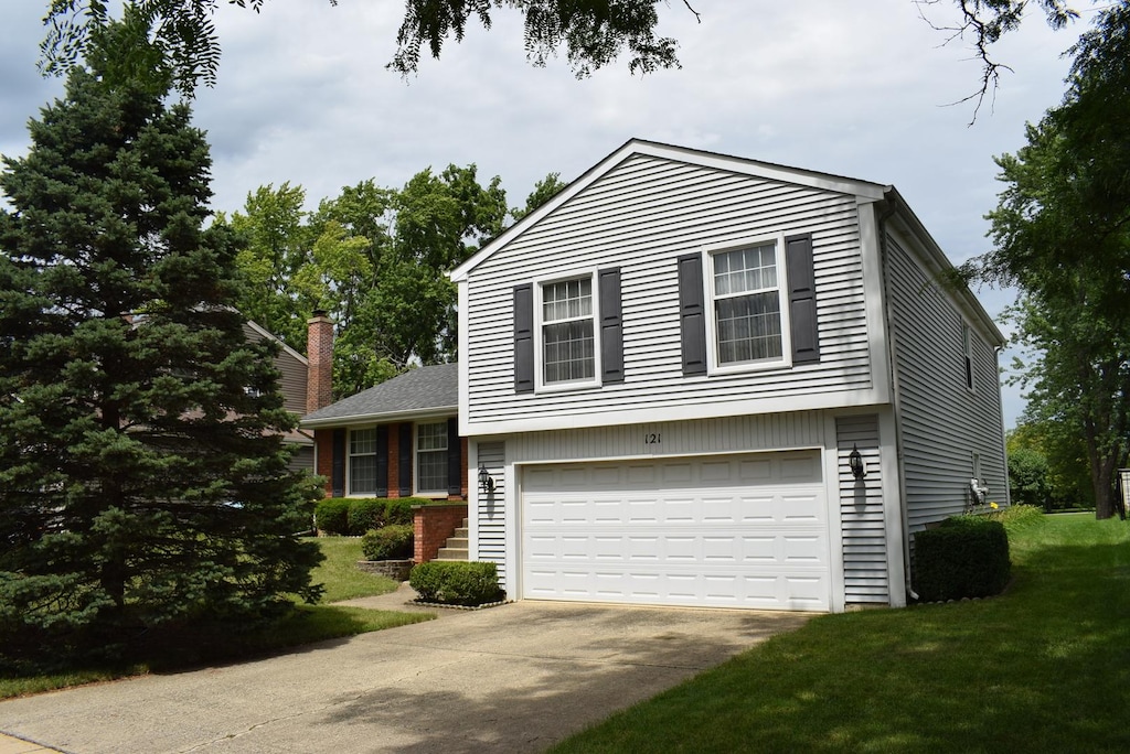 121 N Walnut Ln, Schaumburg, IL 60194 - photo 1