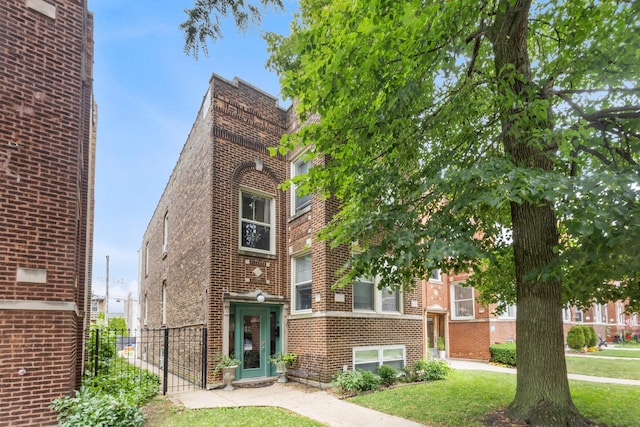 3345 N Springfield Ave N, Chicago, IL 60618 - photo 1