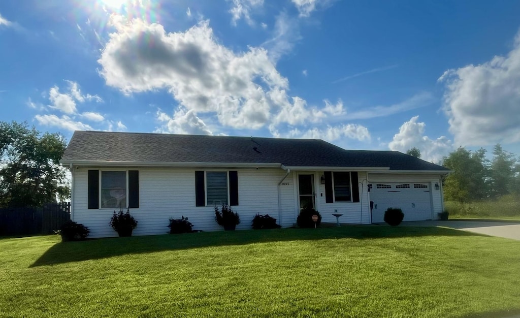 1022 N Fox Run, Villa Grove, IL 61956 - photo 1