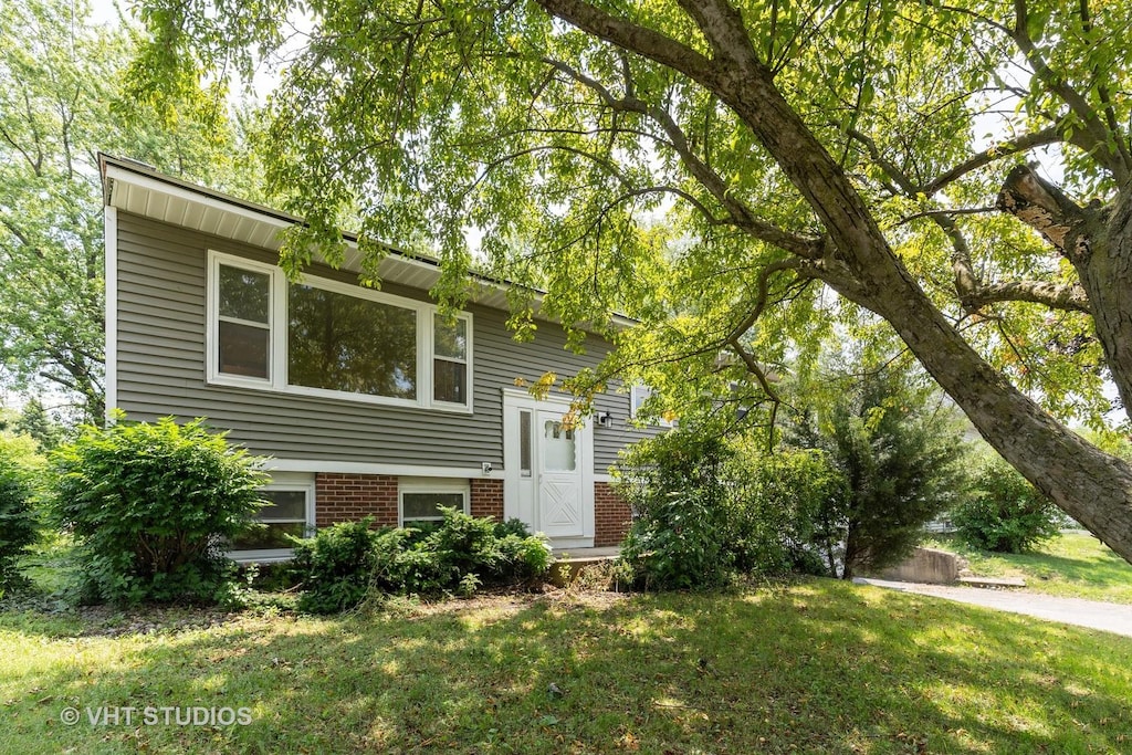6967 Hemlock St, Hanover Park, IL 60133 - photo 1