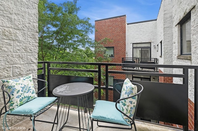 2307 W Wolfram St Unit 515, Chicago, IL 60618 - photo 11