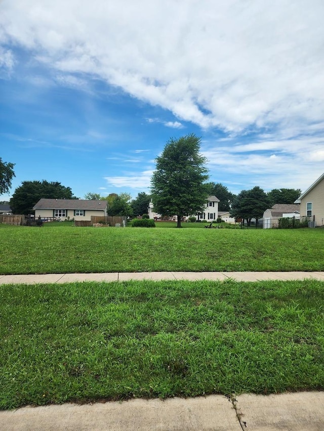 128 Wilshire Dr, Tuscola, IL 61953 - photo 1