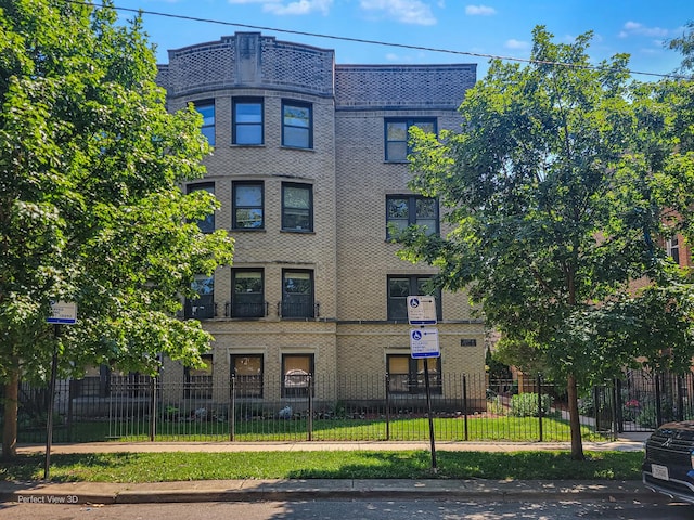 2111 W Arthur Ave Unit 1S, Chicago, IL 60645 - photo 1
