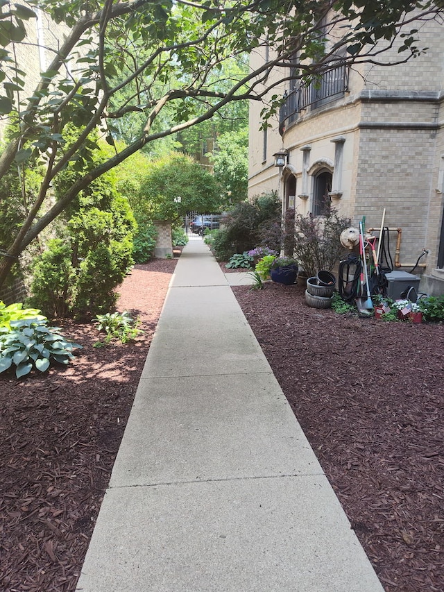 2111 W Arthur Ave Unit 1S, Chicago, IL 60645 - photo 5