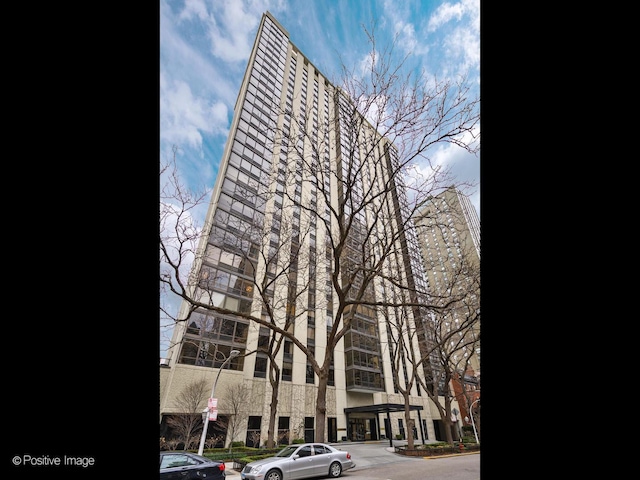 100 E Bellevue Pl Unit 3E, Chicago, IL 60611 - photo 1