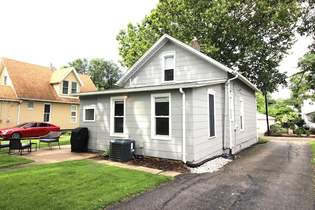 1213 N Madison St, Bloomington, IL 61701 - photo 5