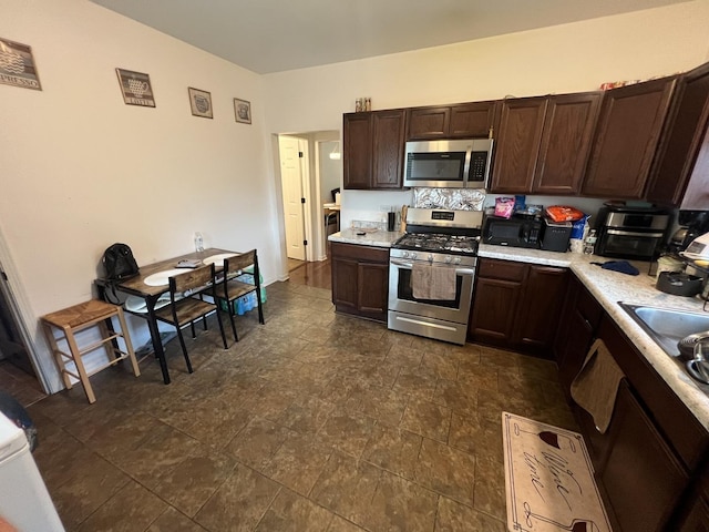 926 N Hickory St, Joliet, IL 60435 - photo 6