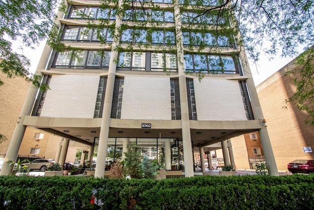 5740 N Sheridan Rd Unit 9D, Chicago, IL 60660 - photo 2