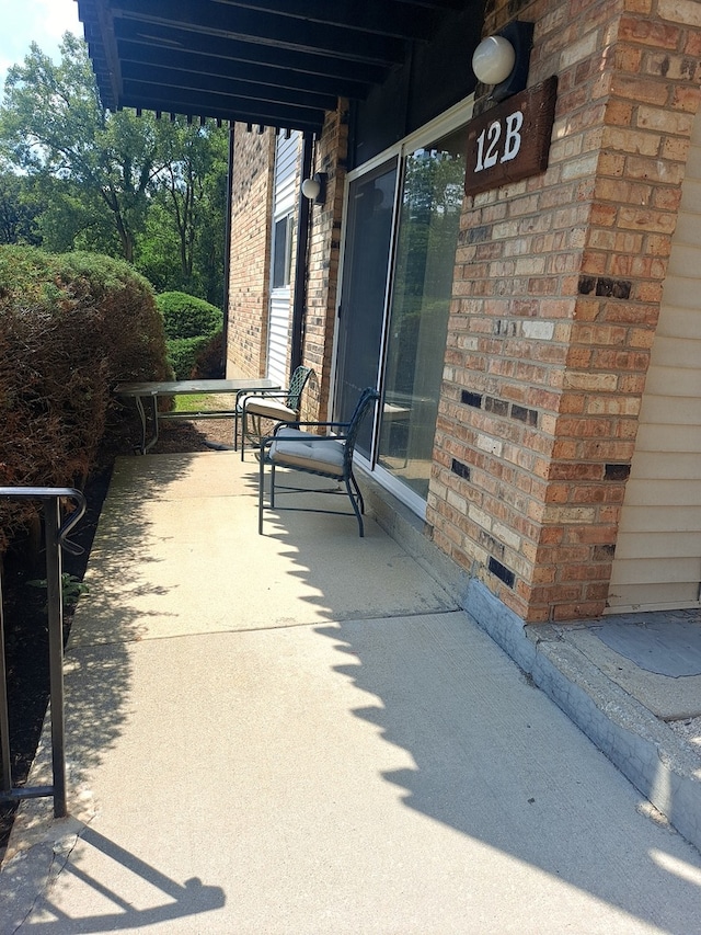 12B Kingery Quarter Rd Unit 108, Willowbrook, IL 60527 - photo 3