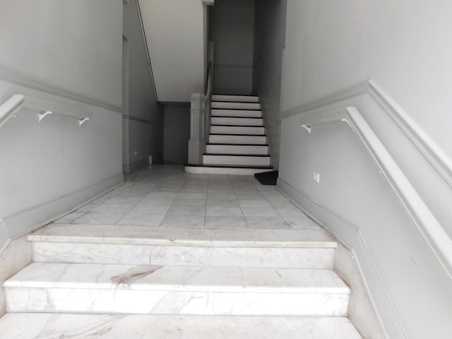 5837 S Calumet Ave Unit 2S, Chicago, IL 60637 - photo 2