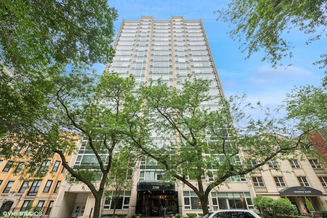 2728 N Hampden Ct Unit 401, Chicago, IL 60614 - photo 2