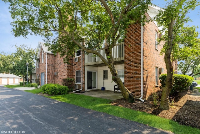 1305 Cunat Ct Unit 2B, Lake In The Hills, IL 60156 - photo 1