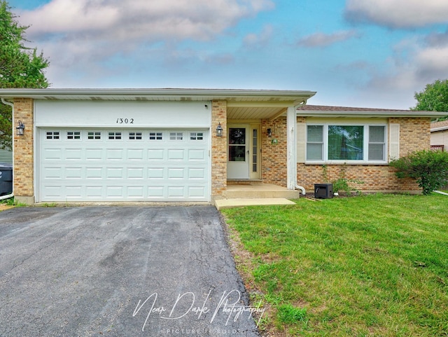 1302 Lorelei Dr, Zion, IL 60099 - photo 1