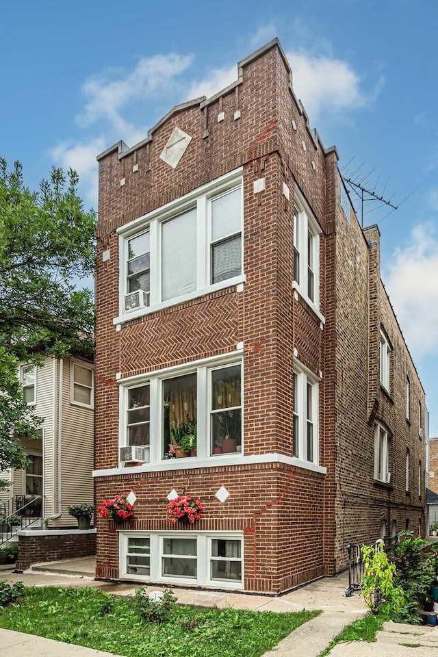 2240 N Austin Ave, Chicago, IL 60639 - photo 1