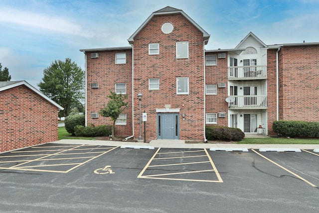1330 Cunat Ct Unit 1B, Lake In The Hills, IL 60156 - photo 1