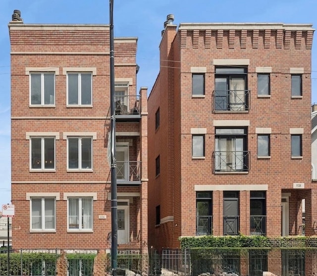1136 W Fullerton Ave Unit 2, Chicago, IL 60614 - photo 1