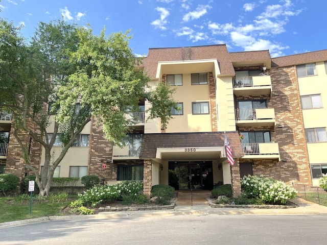 3350 N Carriageway Dr Unit 103, Arlington Heights, IL 60004 - photo 1