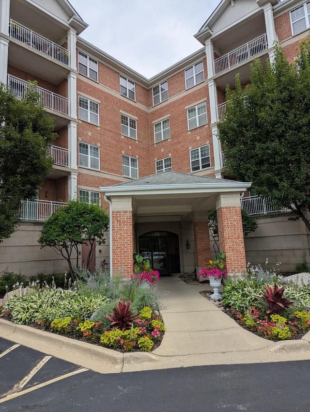 101 Pointe Dr Unit 203, Northbrook, IL 60062 - photo 1
