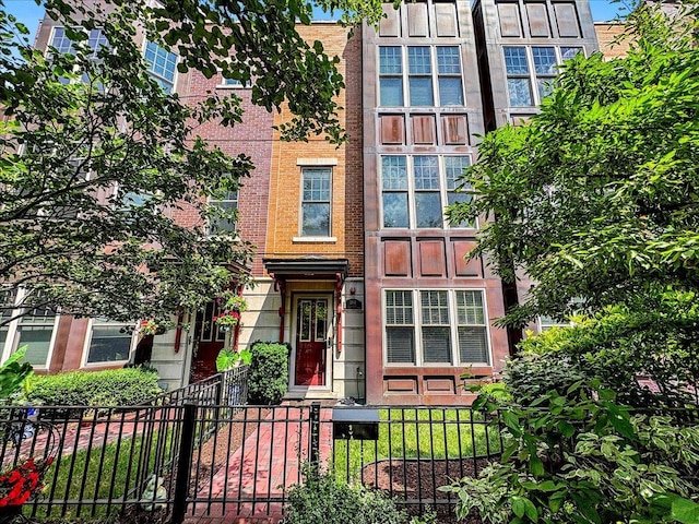 3010 W Newport Ave, Chicago, IL 60618 - photo 1