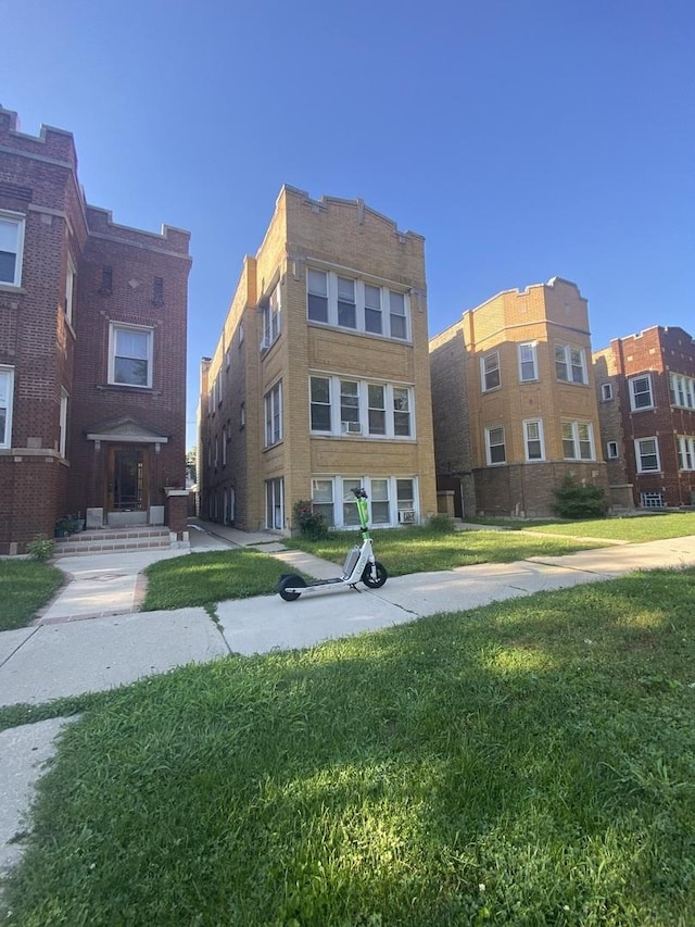 5352 W Dakin St, Chicago, IL 60641 - photo 1