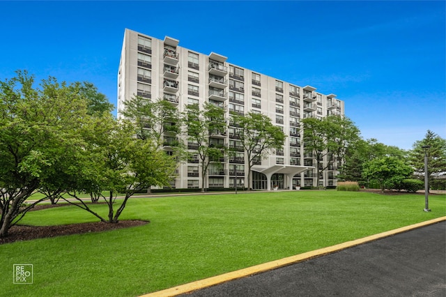 9001 Golf Rd Unit 3C, Des Plaines, IL 60016 - photo 1