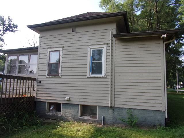 201 E N St, Waynesville, IL 61778 - photo 3