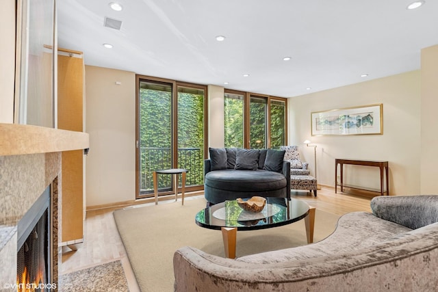 1318 N Sutton Pl, Chicago, IL 60610 - photo 5